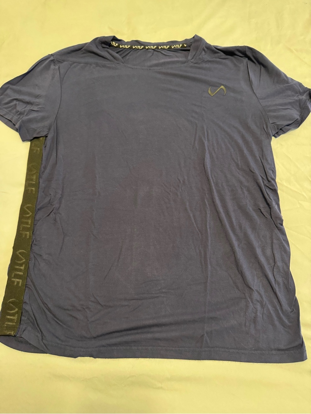 Men's Navy Short-Sleeve Performance Tee with Subtle Logo